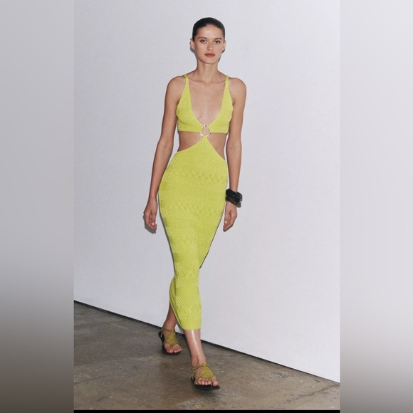 🔥🔥Zara  Cut-Out midi dress - Picture 3 of 15